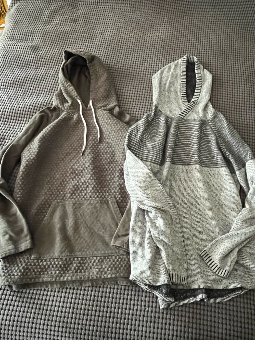 BKE Men's Hooded Sweaters in Green and Light Gray (Bundle)